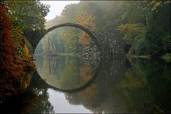 Rakotzbrücke im Morgendunst