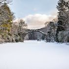 Rakotzbrücke im Schnee