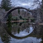 Rakotzbrücke nach Sonnenuntergang