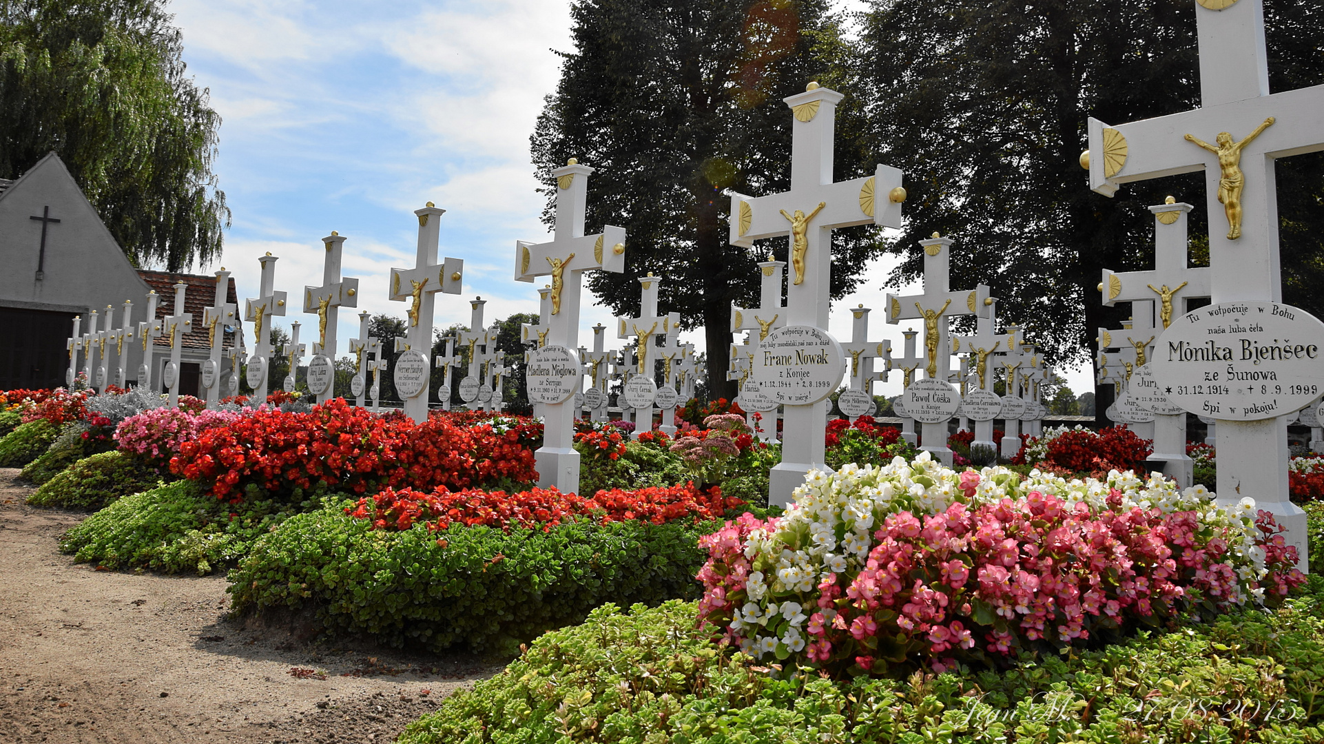 Ralbitz - Sankt-Katharinen-Kirche und sorbisch-katholischer-Friedhof (05)