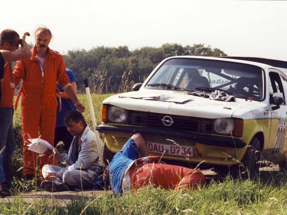 Rallye Blankenheim 2004 "Wie repariere ich mein Auto...."