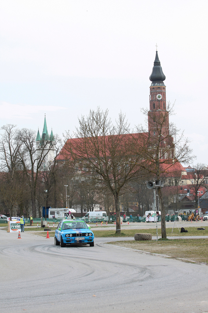 rallye in der stadt