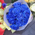 RAMO DE ROSAS AZULES