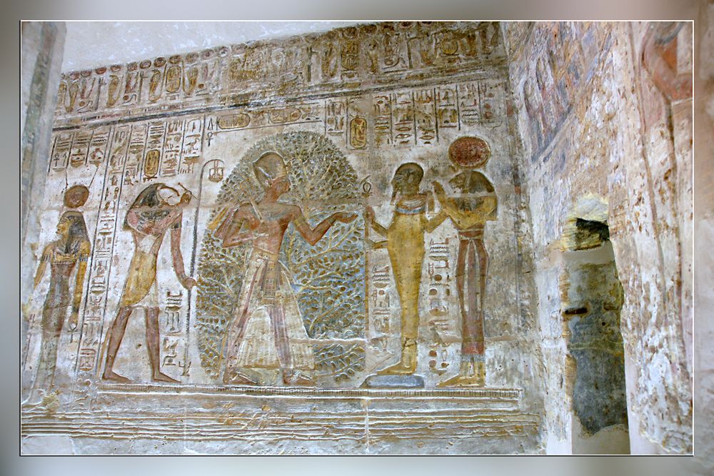 Ramses II vor dem Isched Baum