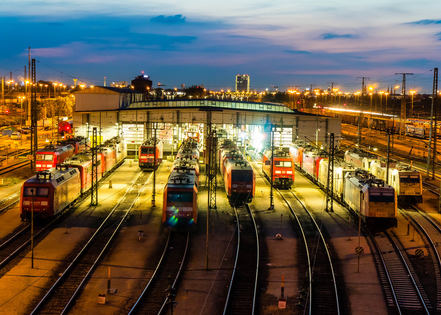 Rangierbahnhof Mannheim. Lokhalle Ostfeld.