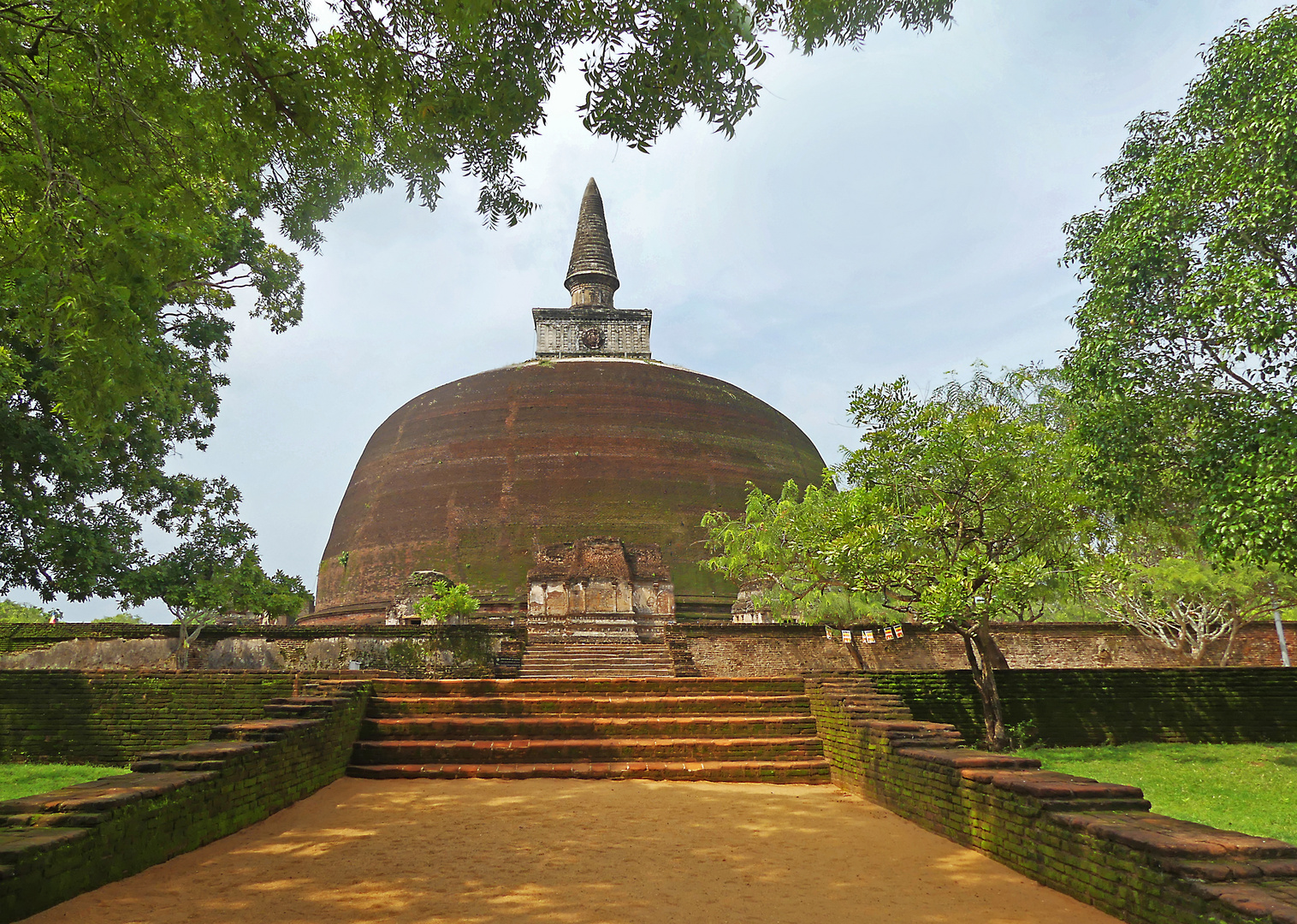 Rankoth Vehera Stupa