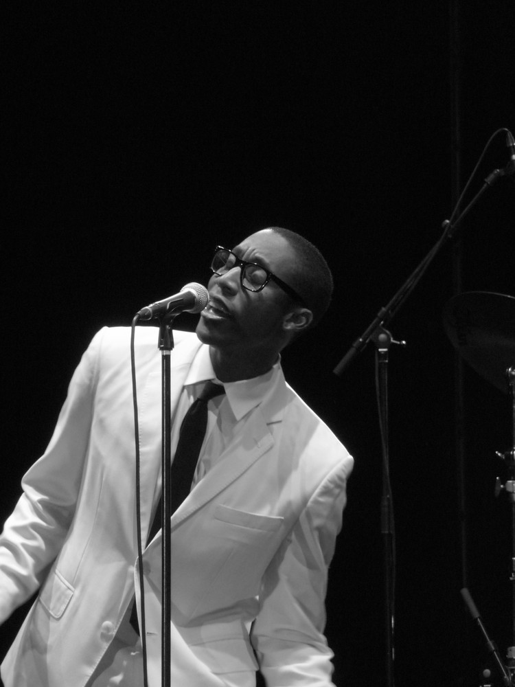 raphael saadiq live at cognac 2009