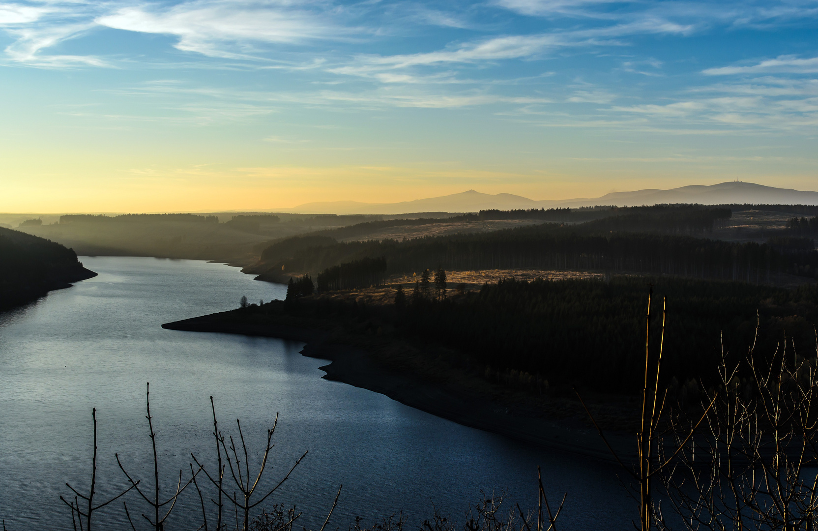 Rappbodetalsperre mit Blick zum Brocken