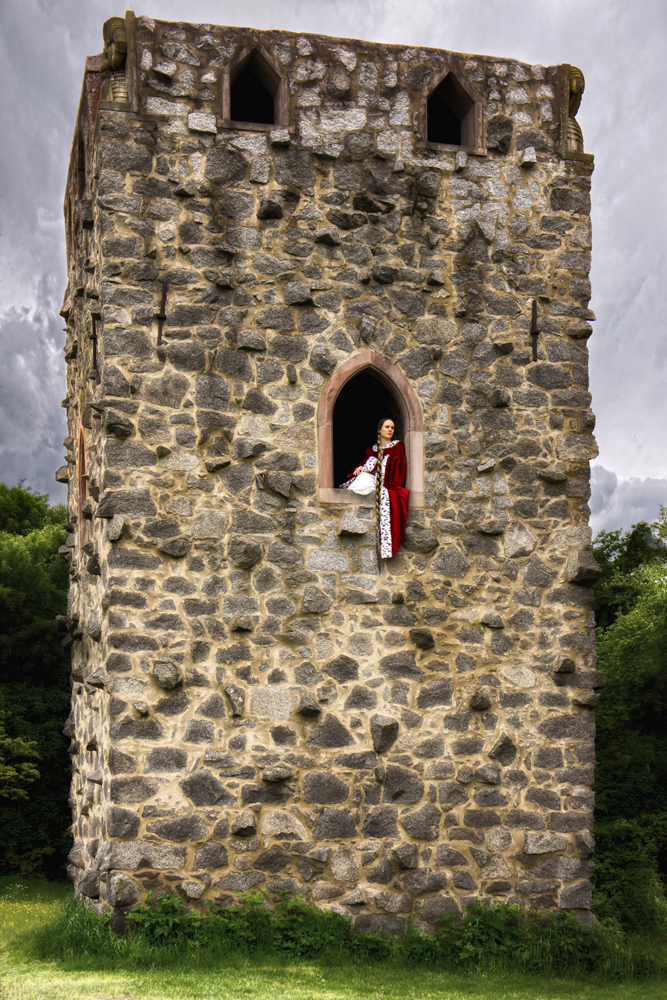 Rapunzel Im Turm Foto Bild Erwachsene Marchen Fenster Bilder Auf Fotocommunity
