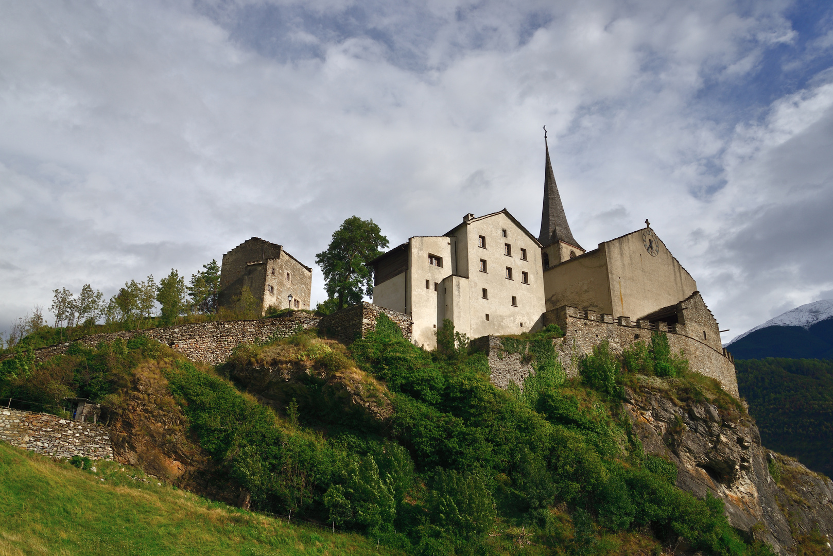 Raron Felsenkirche Foto & Bild architektur, europe, schweiz