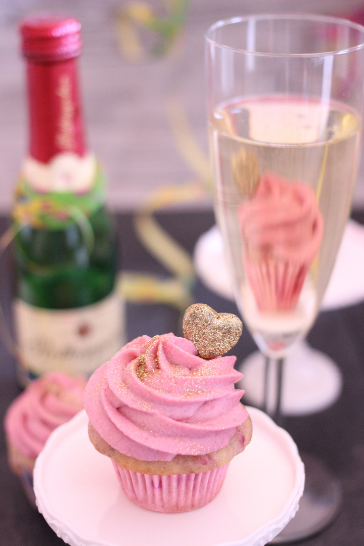 Rasberry Champagne Cupcakes