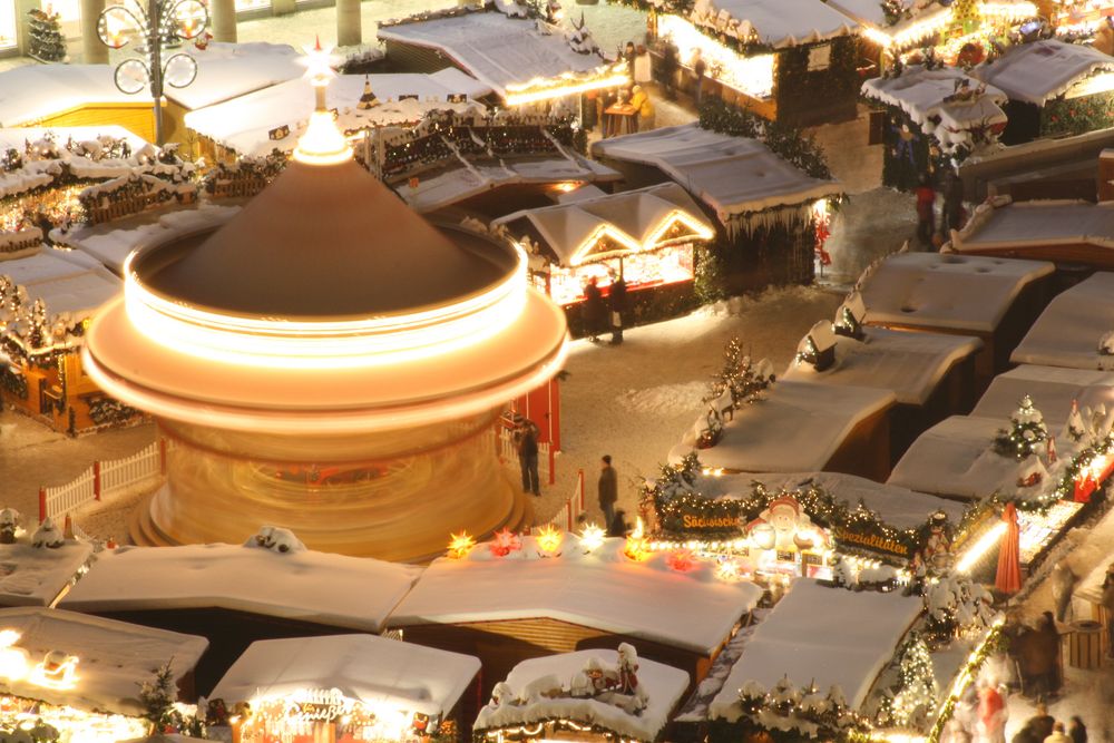 Raserei auf dem Weihnachtsmarkt von Frommdajie Pics 