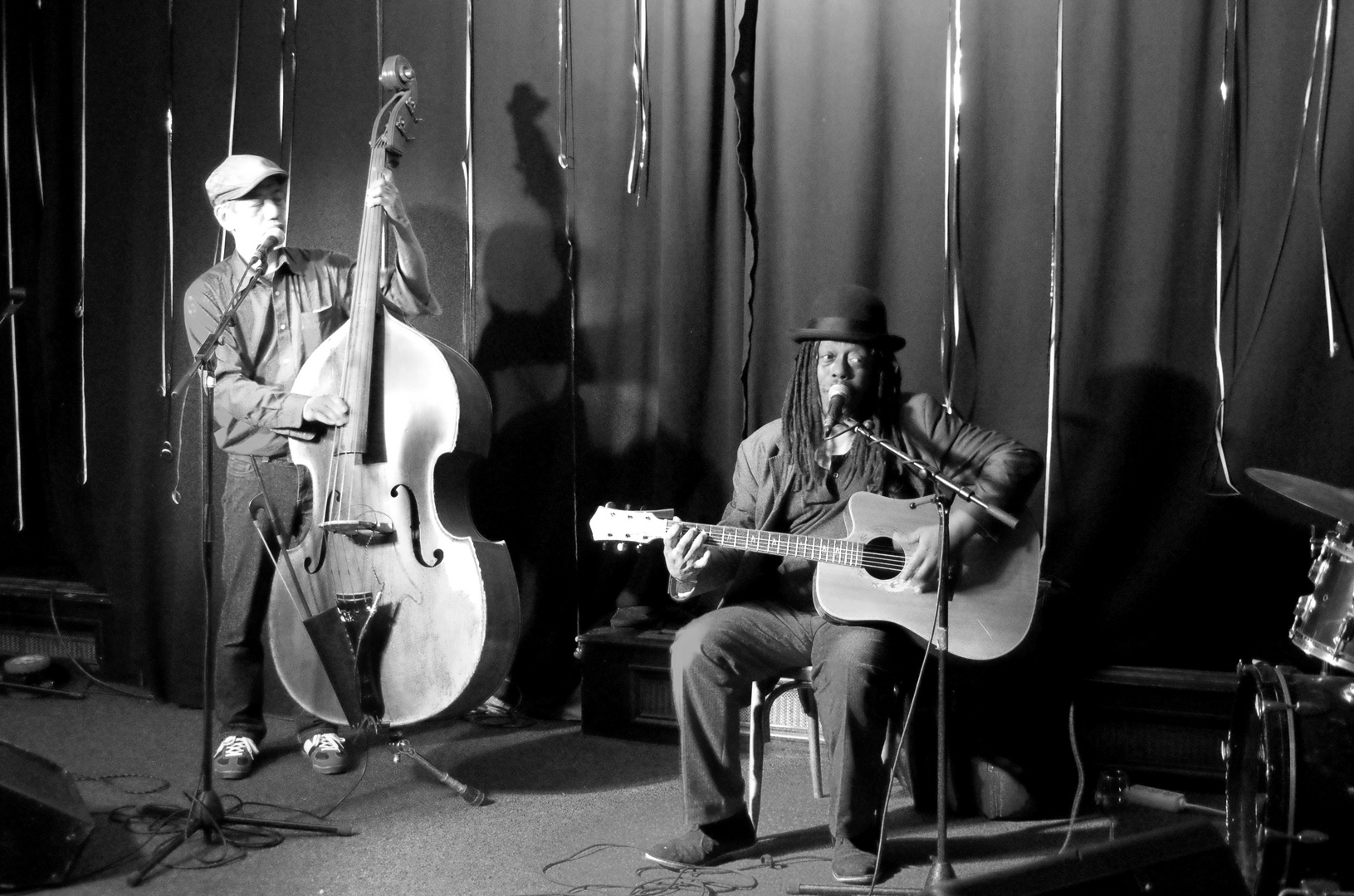 Rashidii Graffiti beim Konzert im "Cafe´Garbaty" - 2 Foto ...