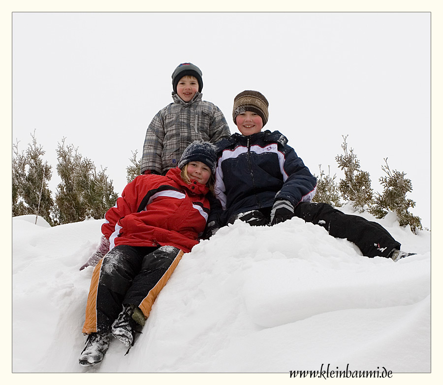 Rasselbande im Schnee