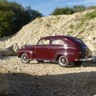 Rast am Kalksteinbruch - Der 1947er Ford Tudor