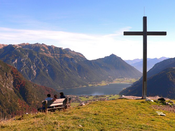 Rast beim Gipfelkreuz