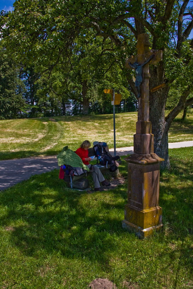 Rast unterm Wegkreuz