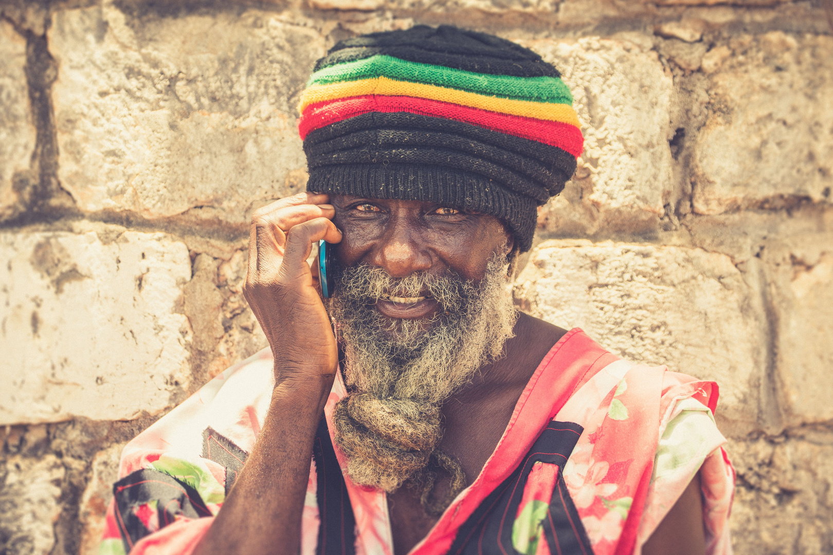 Rastafari mit iPhone