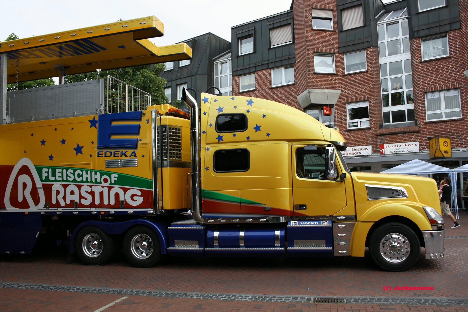 Rasting-Truck - Der neue Showtruck mit Aktionsbühne