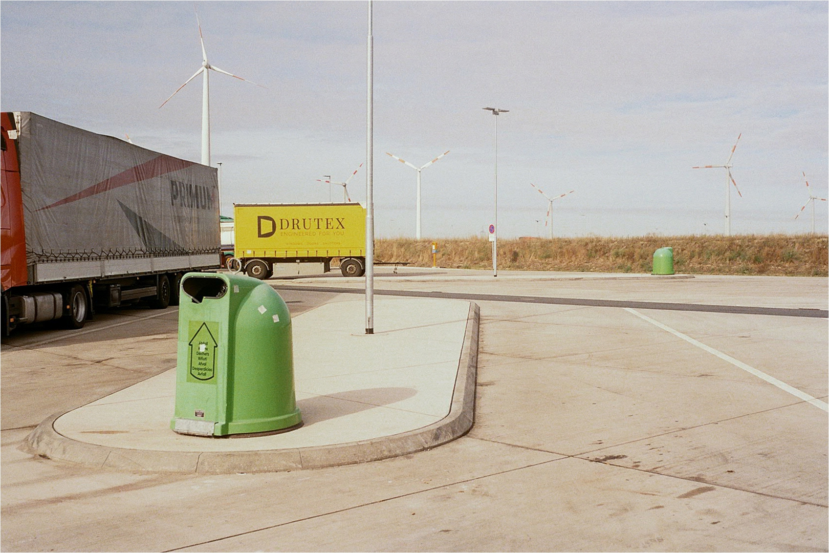 Rastplatz an der A7 Foto & Bild analog, langweilig, film Bilder auf