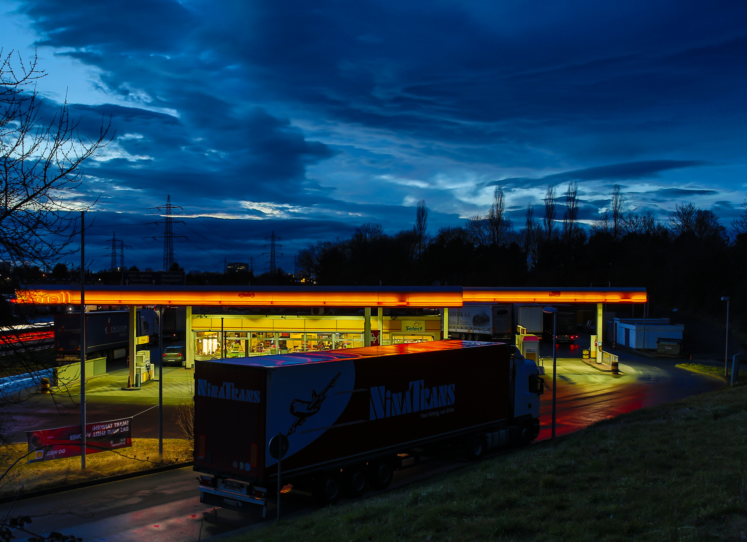 Rastplatz in der Abenddämmerung