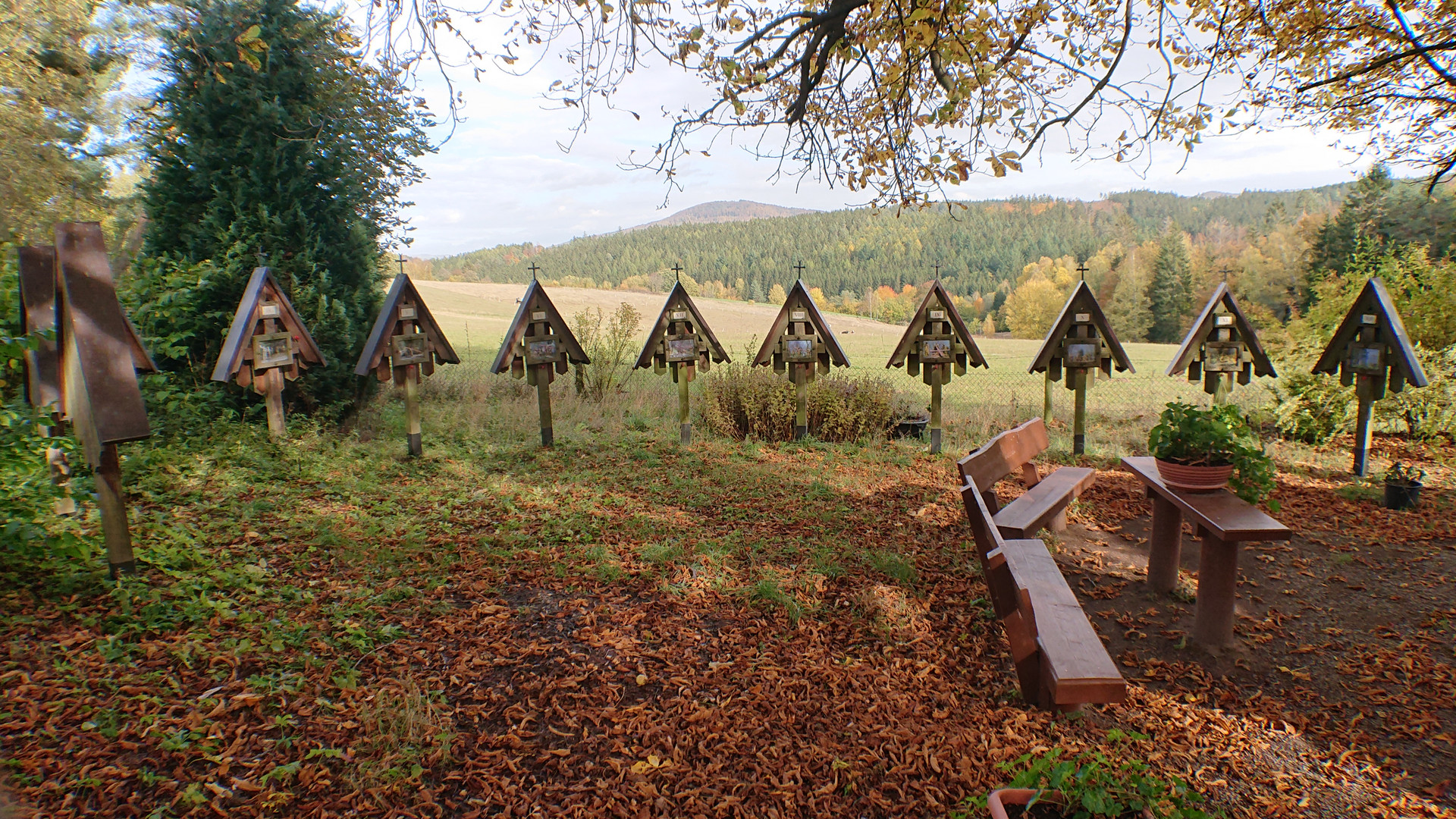 Rastplatz und Kapelle am Ziegelhof in der Rhön