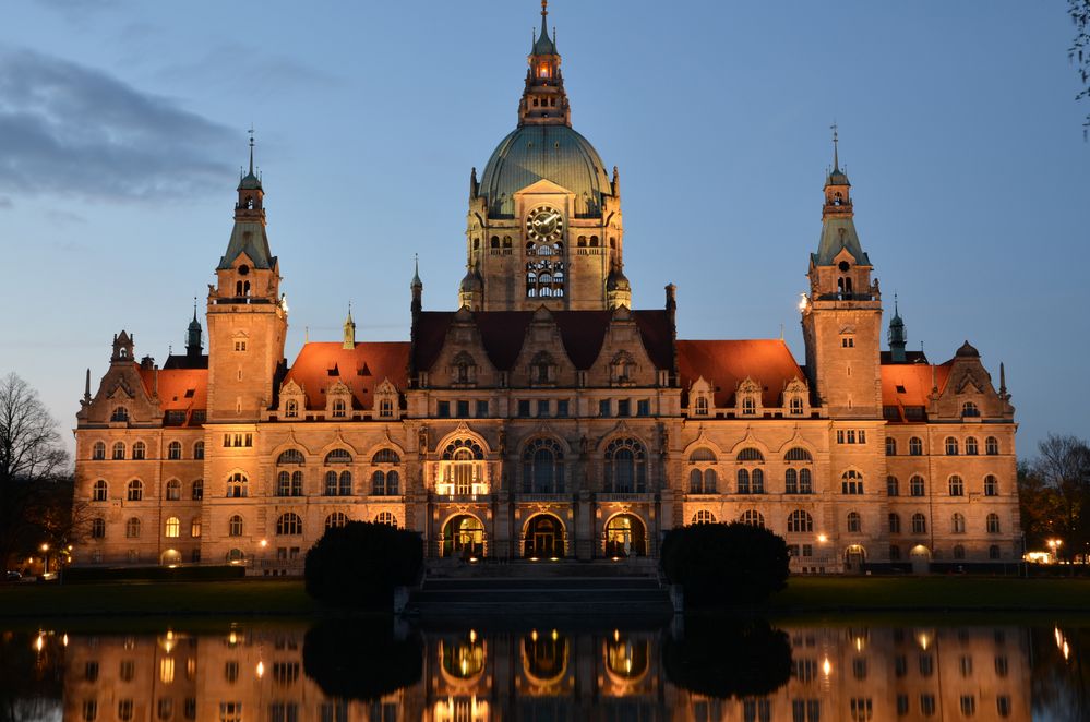 Rathaus am Abend I