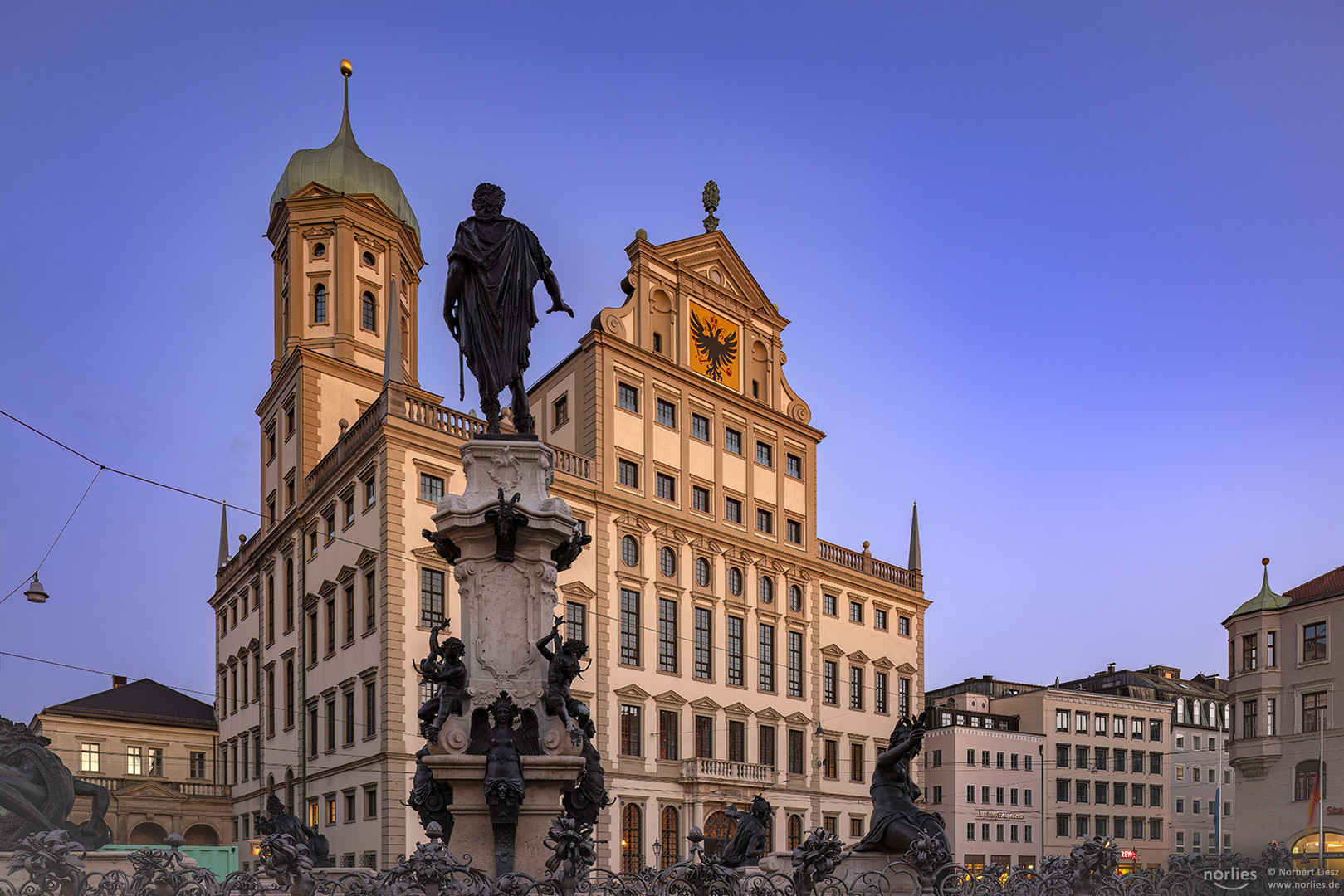 Rathaus Augsburg mit Augustusbrunnen