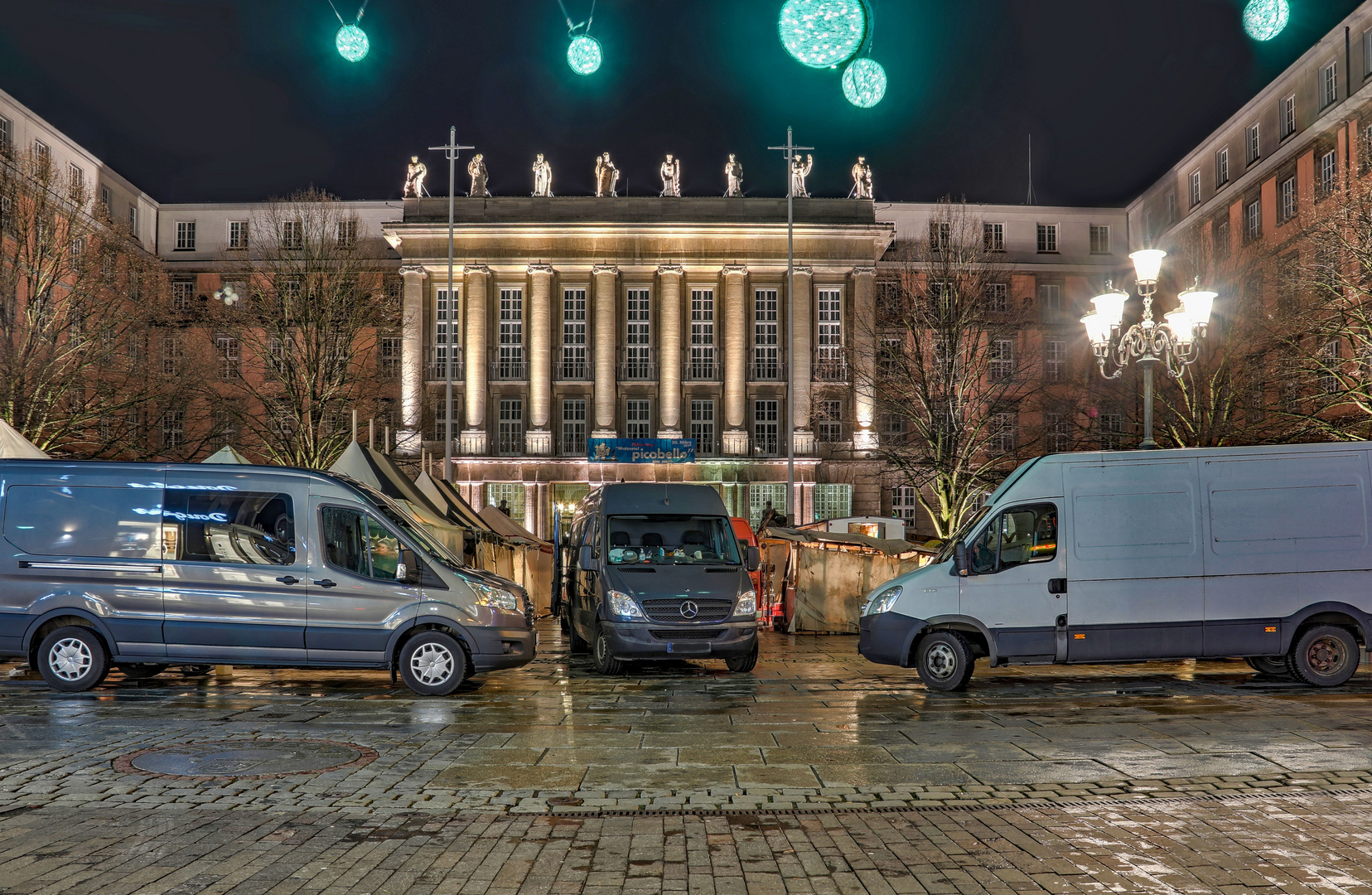 Rathaus Barmen mit Bauernmarkt