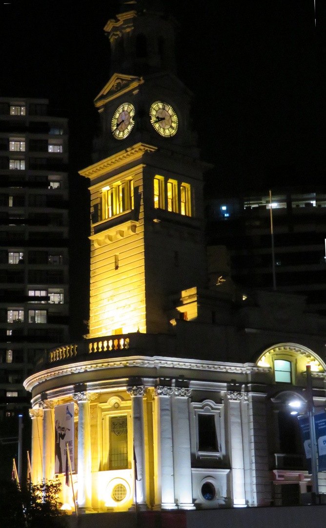 Rathaus bei Nacht