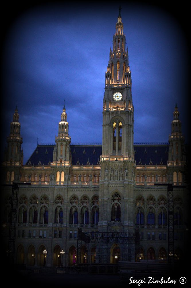 Rathaus bei Nacht