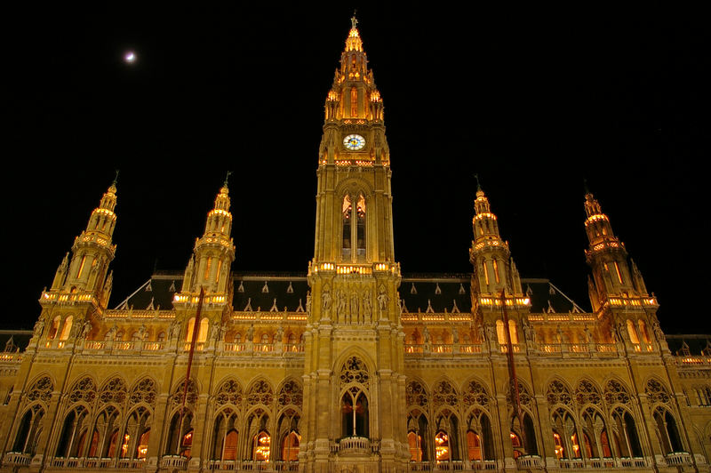 Rathaus bei Nacht