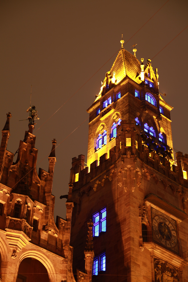 Rathaus bei Nacht