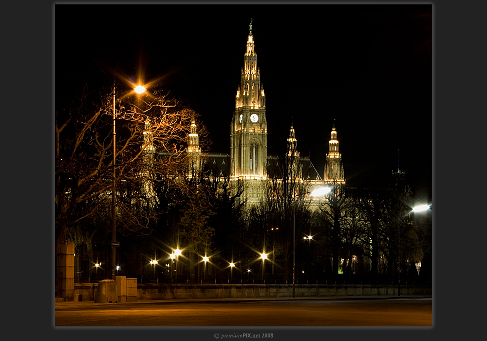 Rathaus bei Nacht