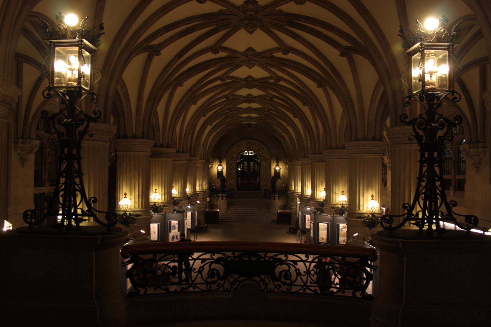 Rathaus bei Nacht von innen