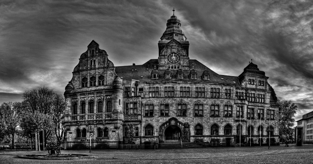 Rathaus (b&w)