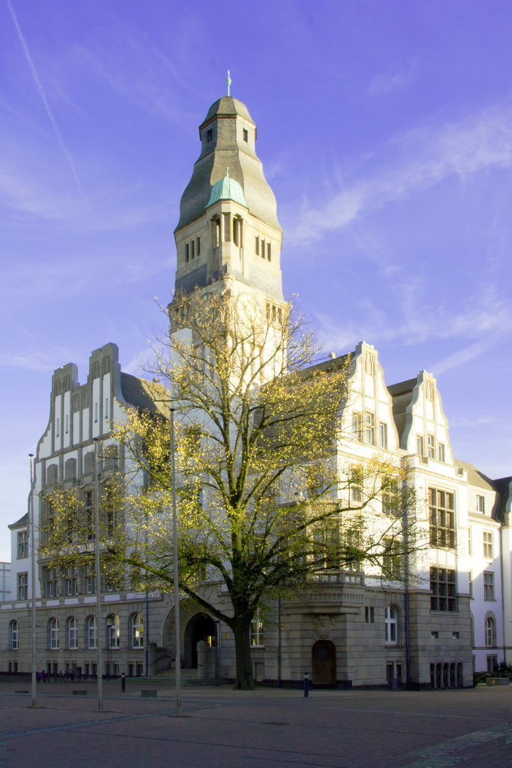 Rathaus Gladbeck im Herbst