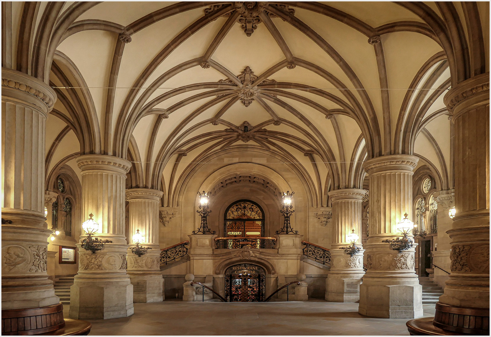 Rathaus-Halle 3