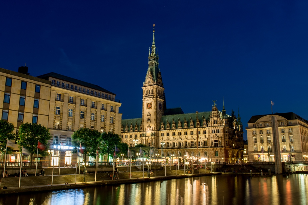 Rathaus Hamburg bei Nacht