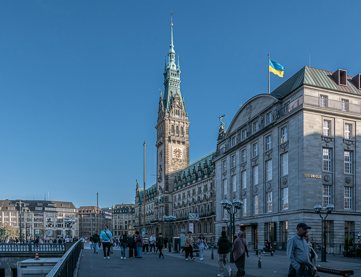 Rathaus Hamburg im Abendlicht