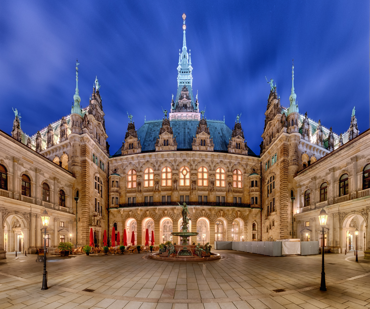 Rathaus Hamburg Innenhof