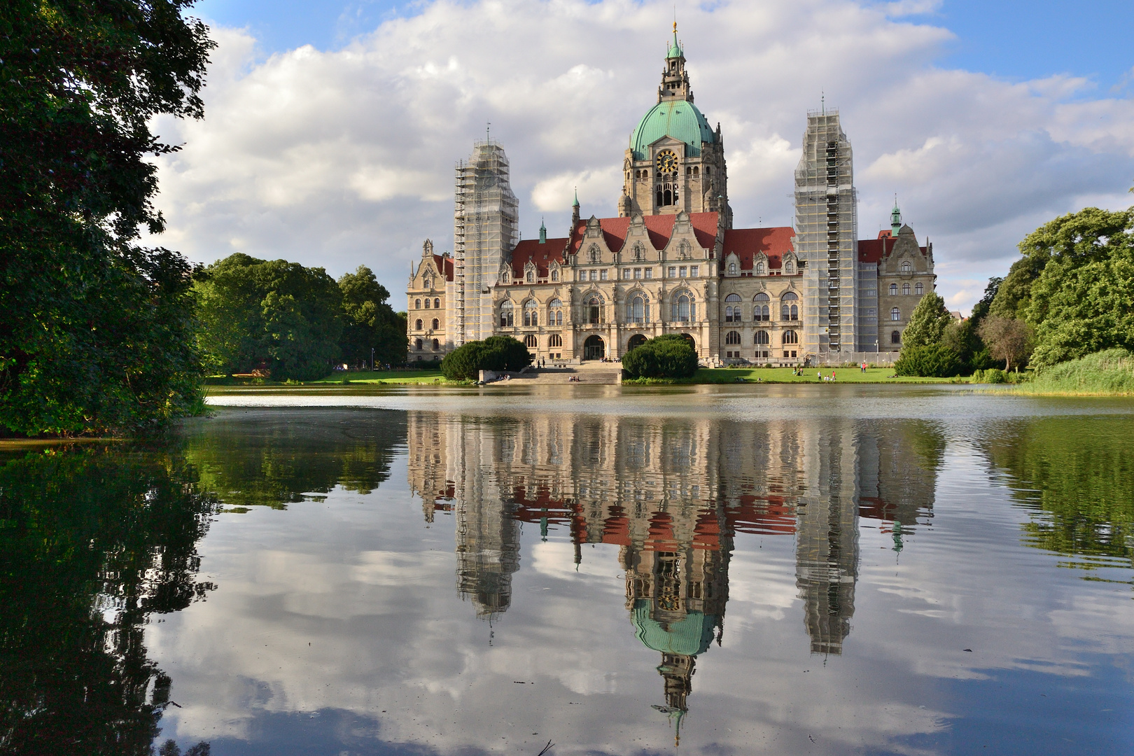 Rathaus Hannover - gespiegelt