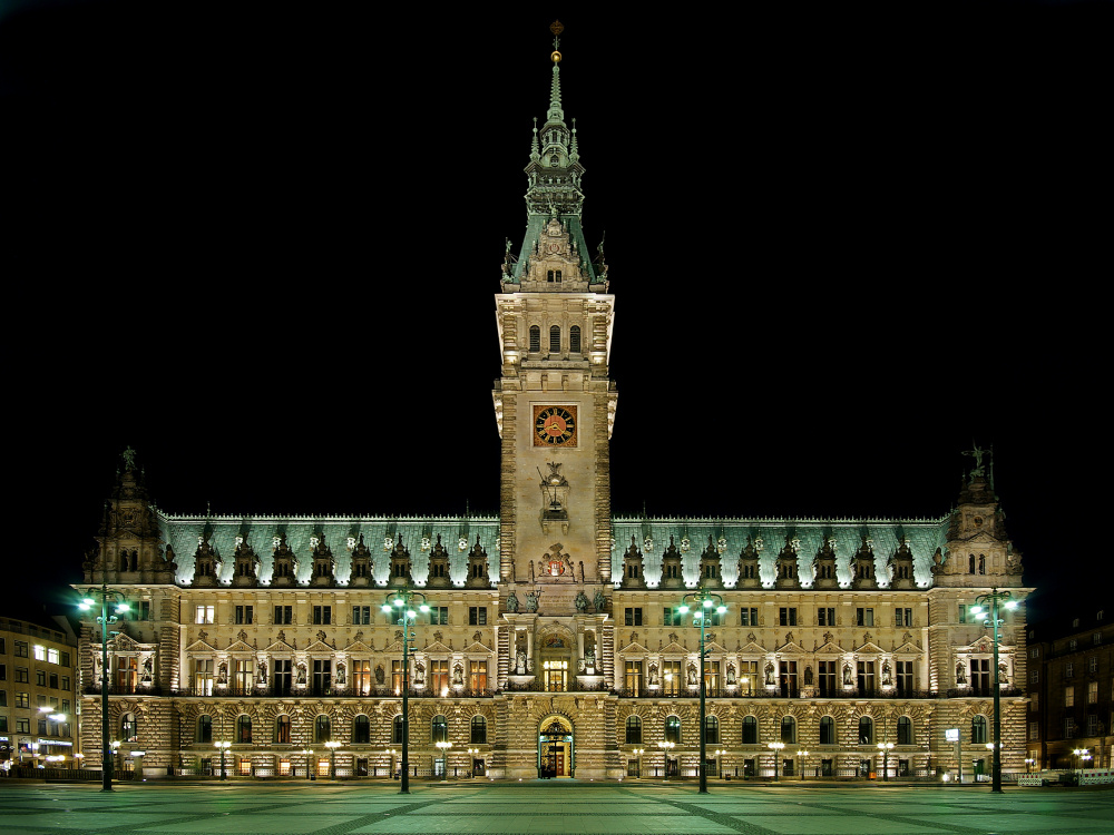 Rathaus im Grünlicht