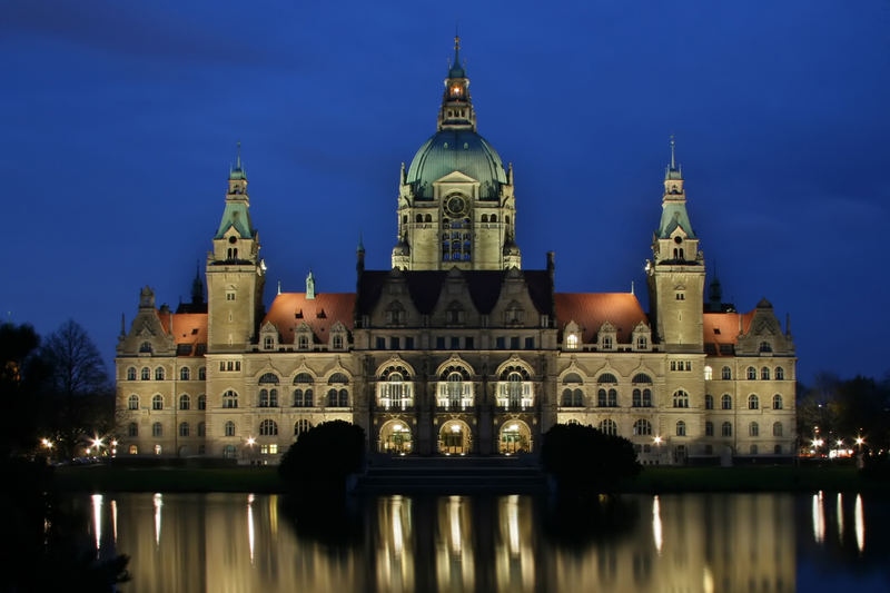 Rathaus in Hannover zur blauen Stunde