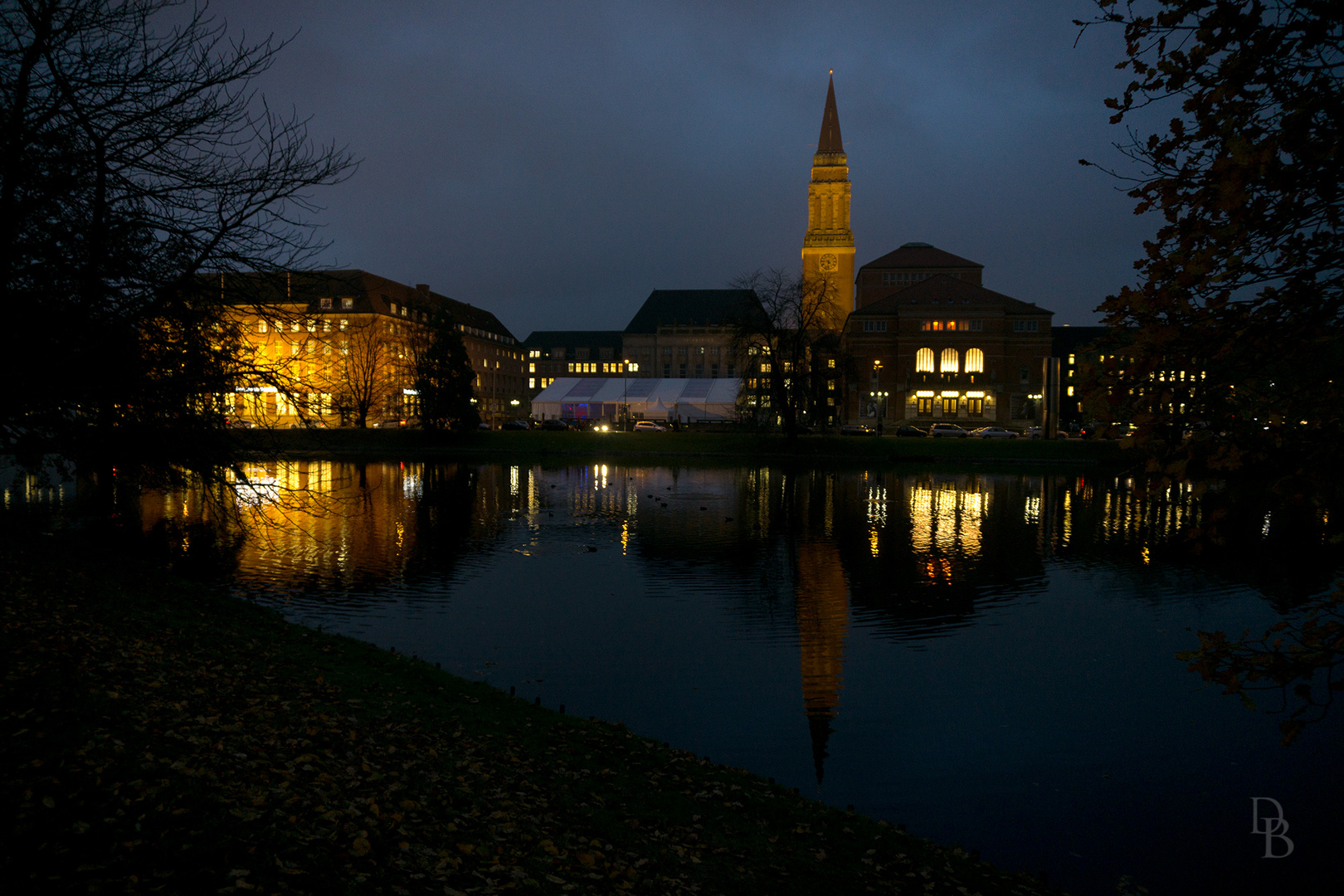 Rathaus Kiel im Dunkeln