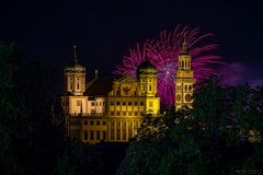 Rathaus mit Feuerwerk