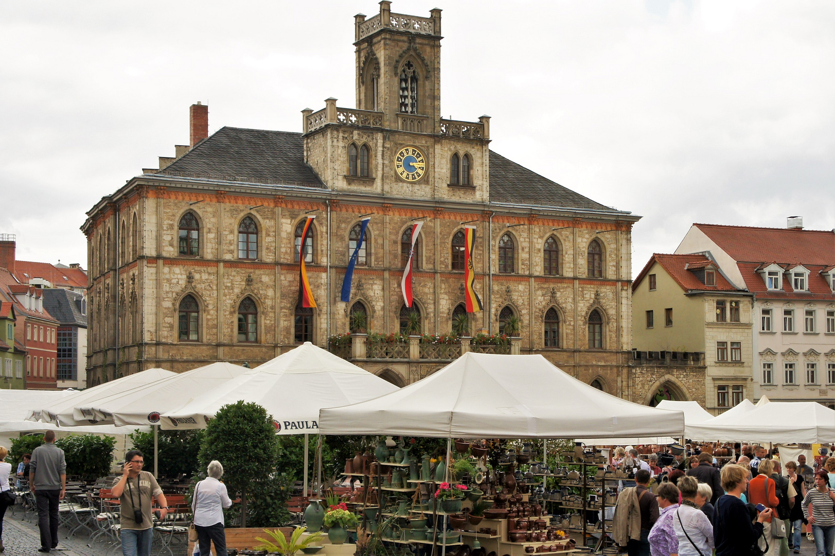 Rathaus mit Markt
