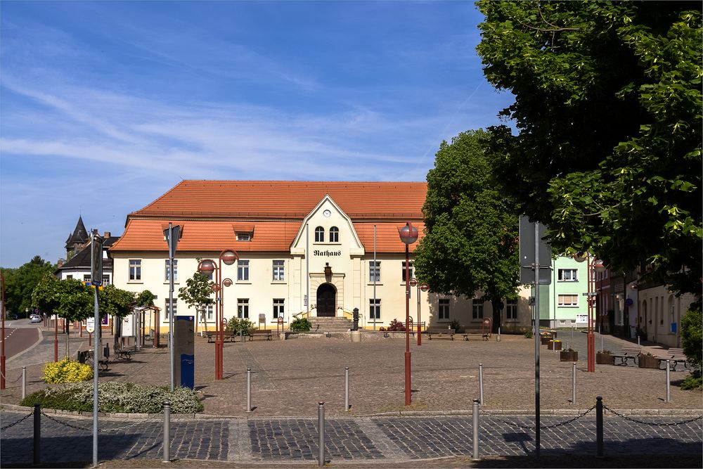 Rathaus mit Marktplatz