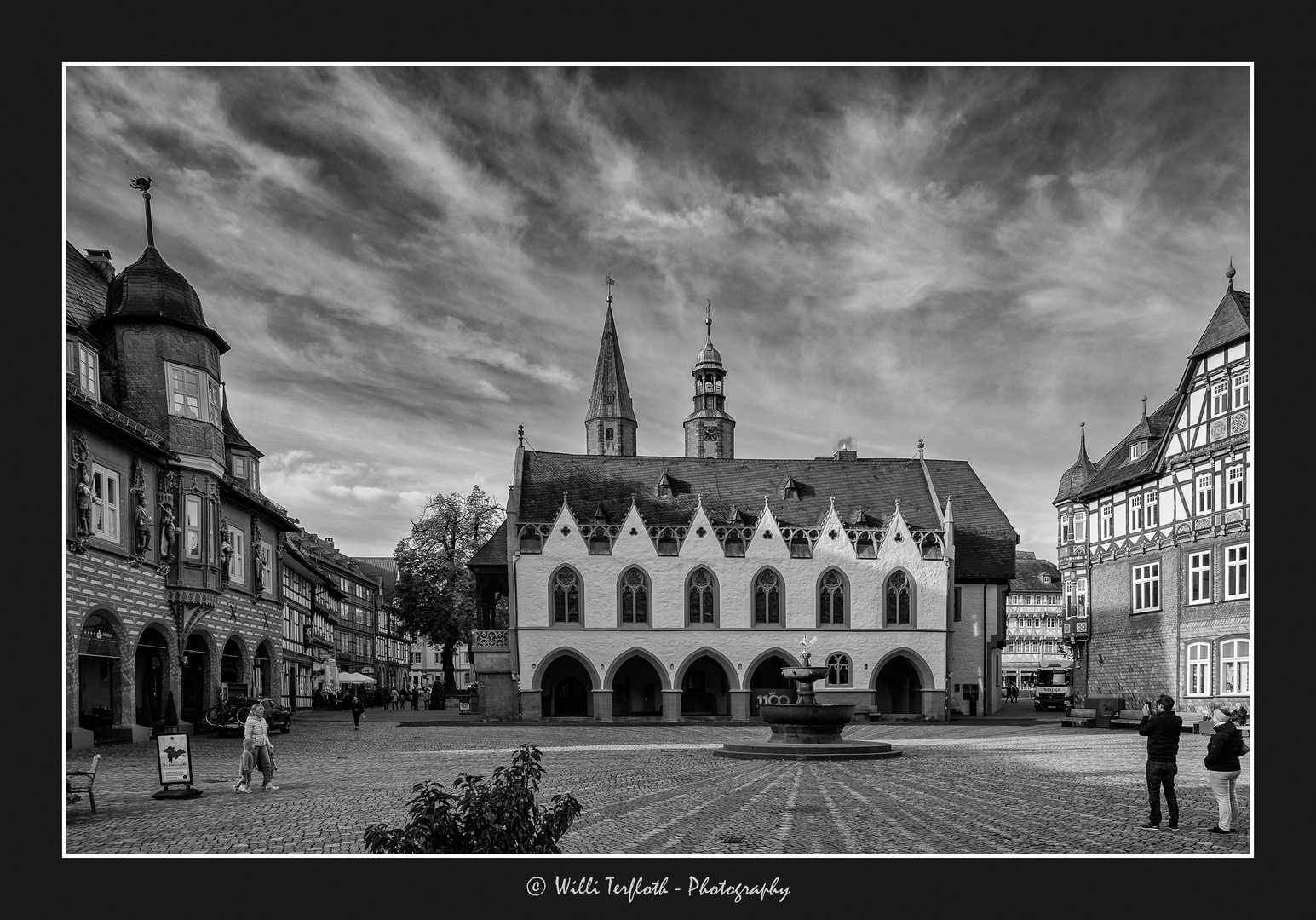 Rathaus mit Marktplatz in Goslar