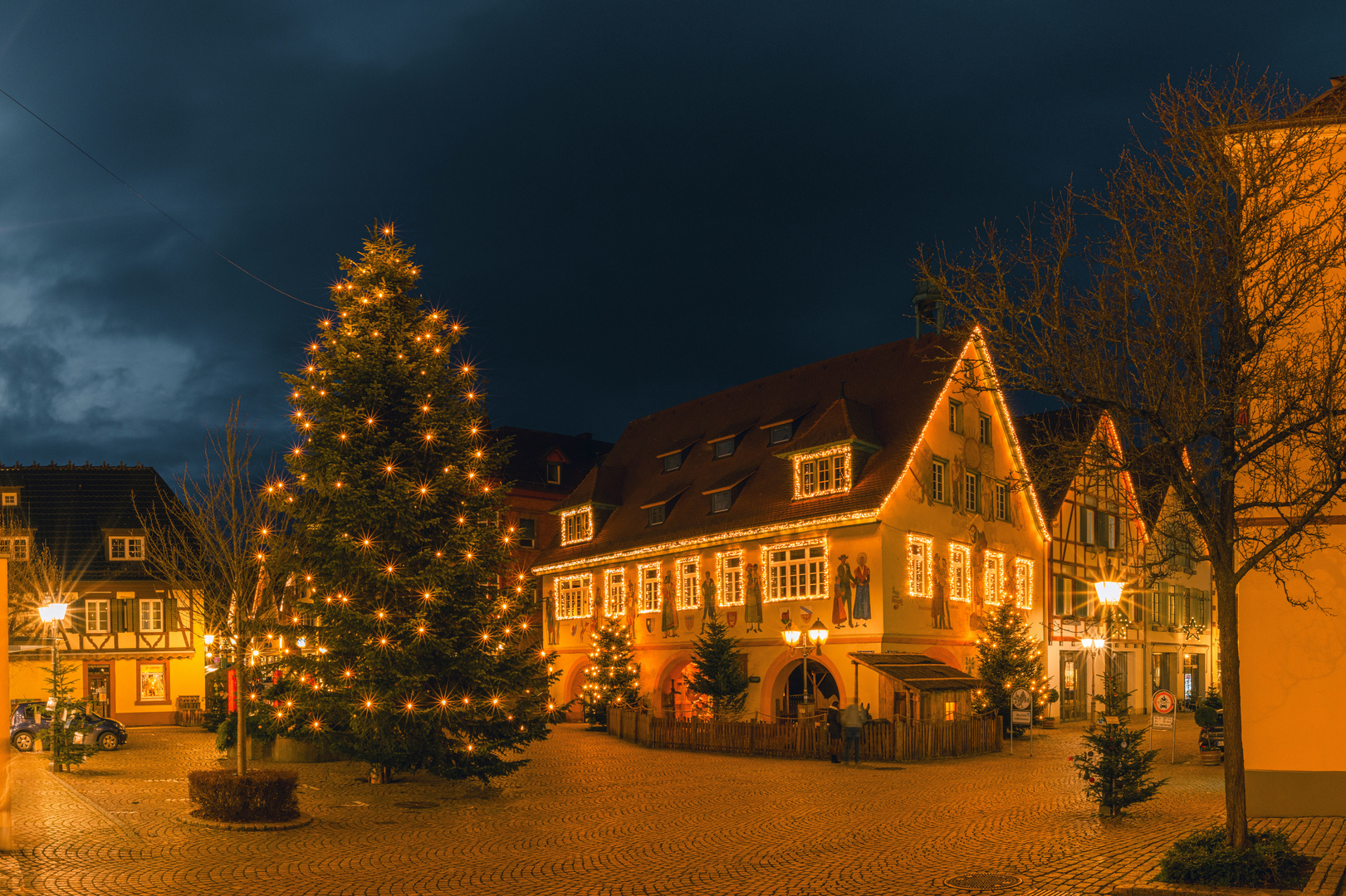 Rathaus mit Marktplatz in Haslach im Kinzigtal